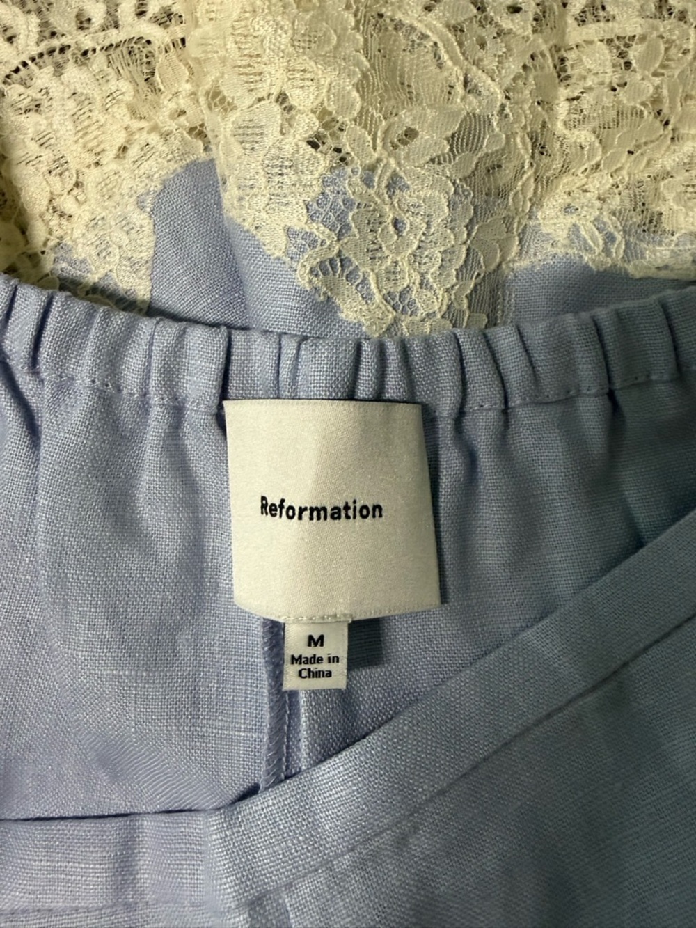 NEW Reformation Fern Cloud Blue Lace Trim Linen Shorts Elastic Waist | US M - Picture 6 of 12